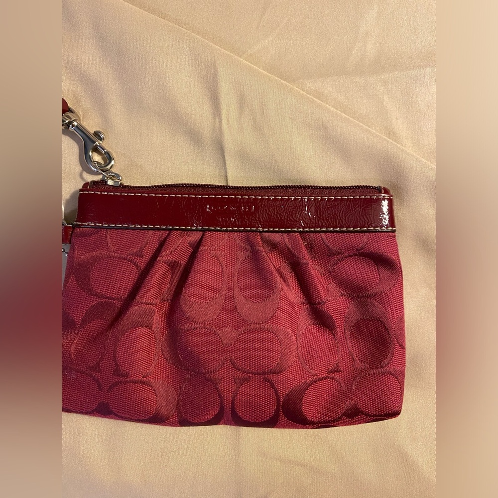NWT Coach signature patent leather and fabric wristlet - Picture 12 of 15